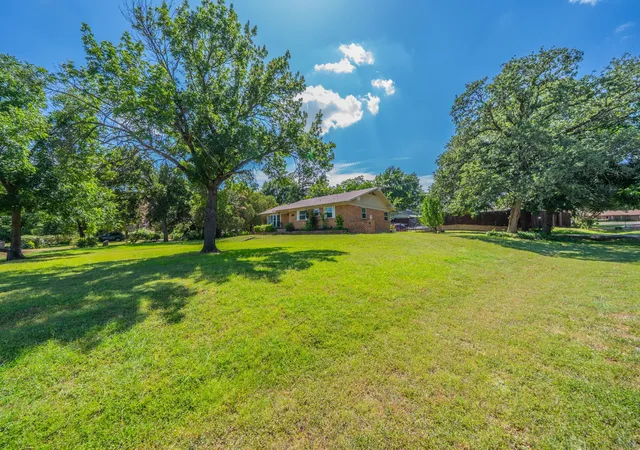 Photo 3 of Single family home for sale at 2233 Westfield St, Grand Prairie, TX 75050 | MLS# 21321195 | Listing updated on 2026-07-04