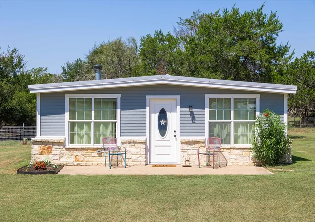 Photo 1 of Sale Pending at 122 Homestead Dr, Gatesville, TX 76528 | MLS# 21321172 | Listing updated on 2026-09-06