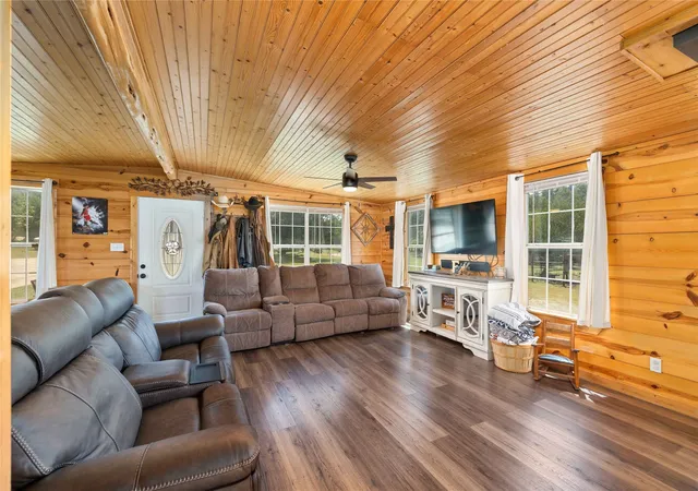 Photo 3 of Sale Pending at 122 Homestead Dr, Gatesville, TX 76528 | MLS# 21321172 | Listing updated on 2026-09-06