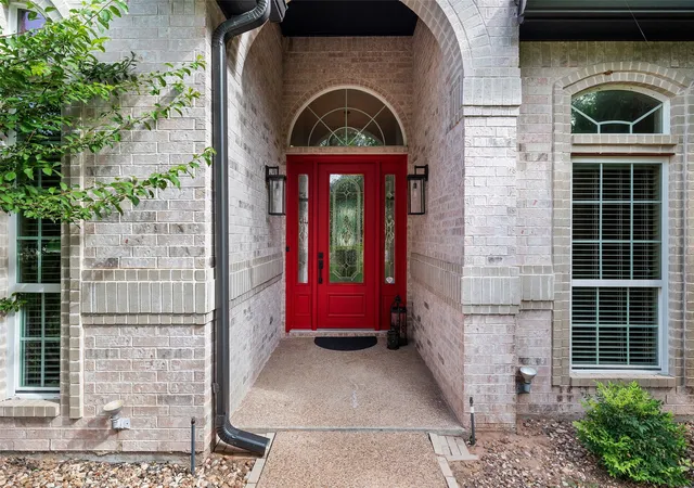 Photo 4 of Single family home for sale at 5612 Equestrian Ct, Granbury, TX 76049 | MLS# 21319444 | Listing updated on 2026-09-01