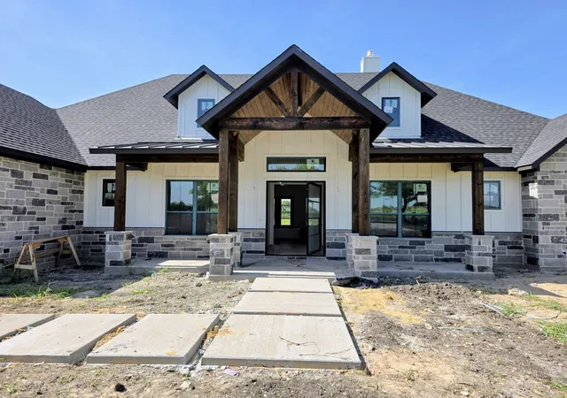 Homes for sale in Krum, TX | 13601 Jackson Rd, Krum, TX 76249 | MLS# 21318204