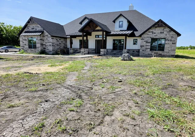 Photo 3 of Single family home for sale at 13601 Jackson Rd, Krum, TX 76249 | MLS# 21318204 | Listing updated on 2026-09-22