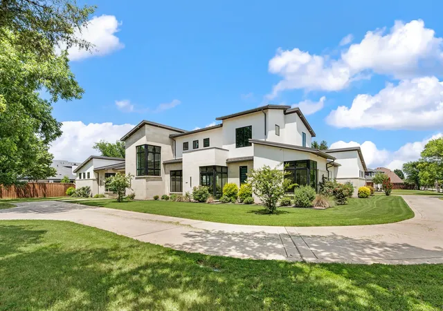 Photo 3 of Sale Pending at 2311 Lonesome Dove Rd, Southlake, TX 76092 | MLS# 21321215 | Listing updated on 2026-07-20