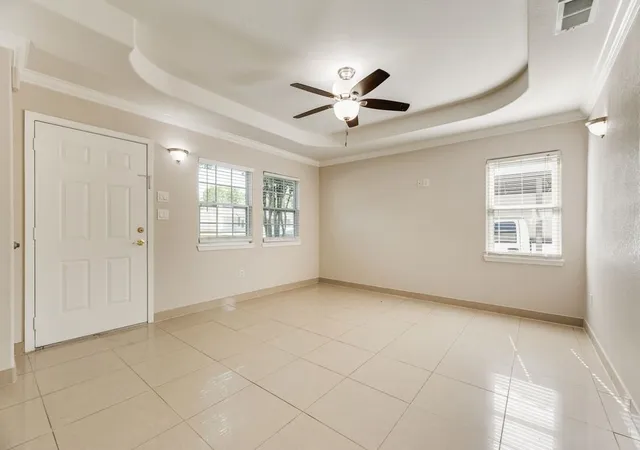 Photo 3 of Single family home for sale at 121 Dallas Dr, Euless, TX 76039 | MLS# 21317105 | Listing updated on 2026-08-20
