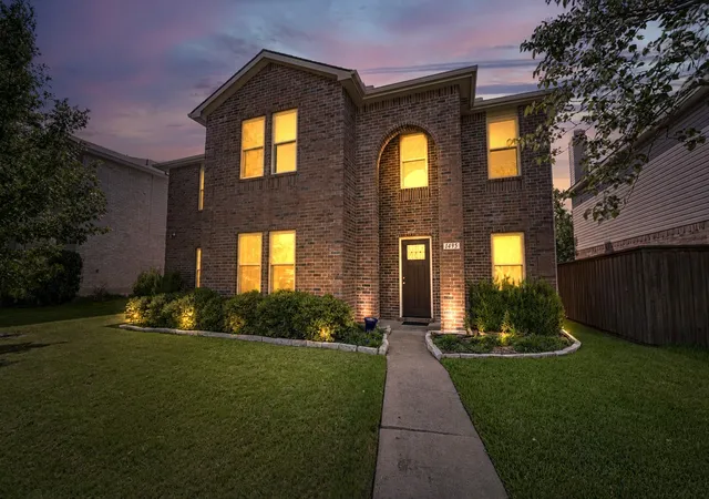 Photo 1 of Single family home for sale at 1495 Hickory Creek Ln, Rockwall, TX 75032 | MLS# 21319663 | Listing updated on 2026-07-27