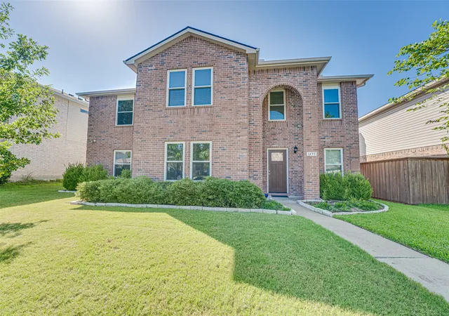 Photo 2 of Single family home for sale at 1495 Hickory Creek Ln, Rockwall, TX 75032 | MLS# 21319663 | Listing updated on 2026-07-27