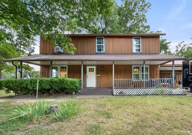 Photo 1 of Single family home for sale at 101 S Wright Ave, Kerens, TX 75144 | MLS# 21318558 | Listing updated on 2026-08-27