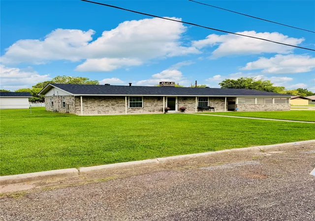 Homes for sale in Mount Vernon, TX | 100 Vatra St, Mount Vernon, TX 75457 | MLS# 21298258