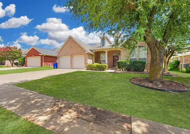 Photo 2 of Single family home for sale at 2308 Laura Elizabeth Trl, Mansfield, TX 76063 | MLS# 21321258 | Listing updated on 2026-10-07