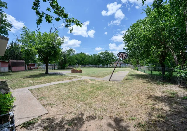Homes for sale in Mineral Wells, TX | 1906 Se 15th Ave, Mineral Wells, TX 76067 | MLS# 21320874