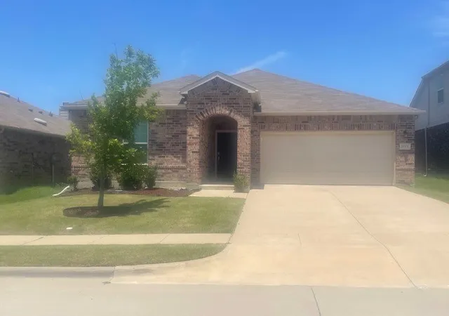 Photo 1 of Single family home for sale at 1813 Trace Dr, Aubrey, TX 76227 | MLS# 21321279 | Listing updated on 2026-07-04