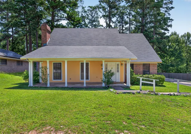 Single family home for sale at 121 Deer Ln, Mansfield, LA 71052 | MLS# 21321099