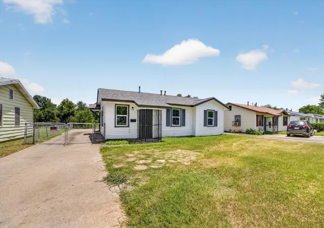 Photo 1 of Sale Pending at 5137 E Berry St, Fort Worth, TX 76119 | MLS# 21321295 | Listing updated on 2026-08-24