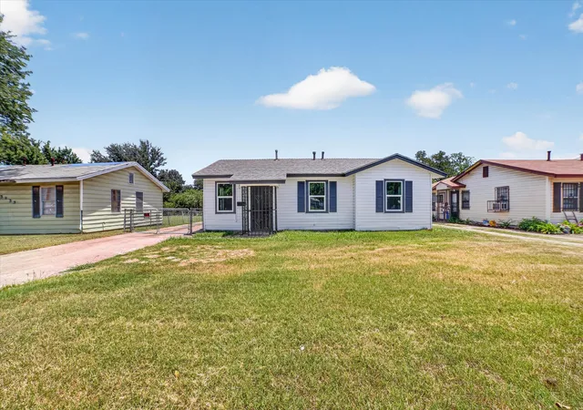 Photo 2 of Sale Pending at 5137 E Berry St, Fort Worth, TX 76119 | MLS# 21321295 | Listing updated on 2026-08-24
