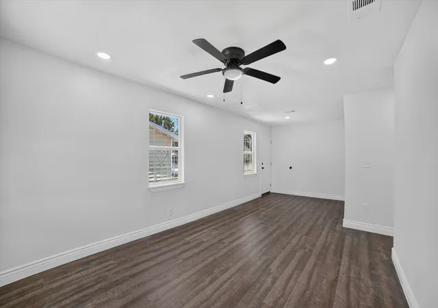 Photo 3 of Sale Pending at 5137 E Berry St, Fort Worth, TX 76119 | MLS# 21321295 | Listing updated on 2026-08-24