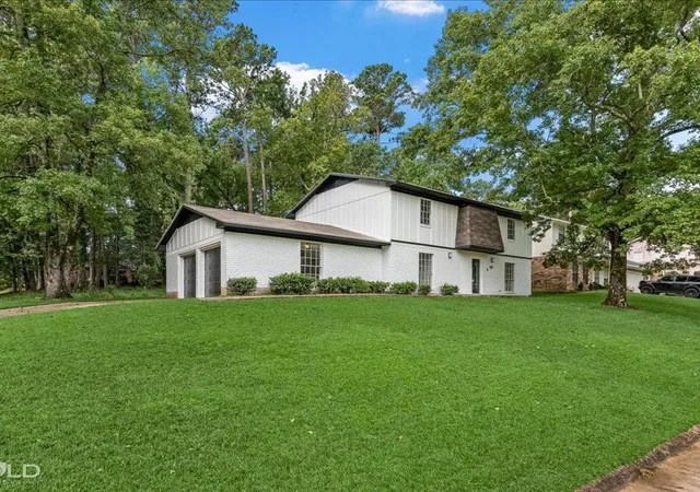 2nd image of 217 Medallion Cir, Shreveport, LA 71119 | MLS# 21321296