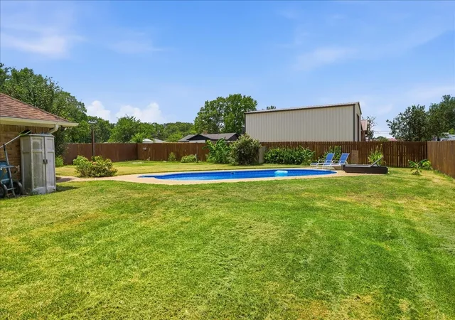 Photo 4 of Single family home for sale at 130 Mulberry St, Van, TX 75790 | MLS# 21321329 | Listing updated on 2026-07-04