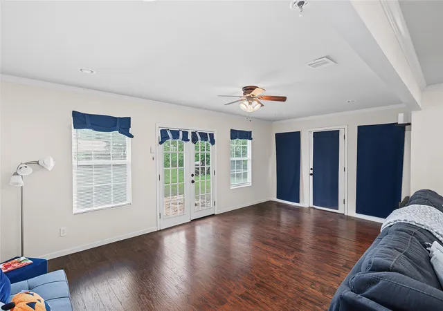 Photo 4 of Single family home for sale at 105 Carroll St, Shreveport, LA 71105 | MLS# 21321274 | Listing updated on 2026-08-04