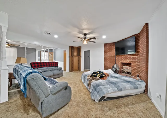 Photo 4 of Single family home for sale at 305 W Bethesda Rd, Burleson, TX 76028 | MLS# 21315420 | Listing updated on 2026-07-04