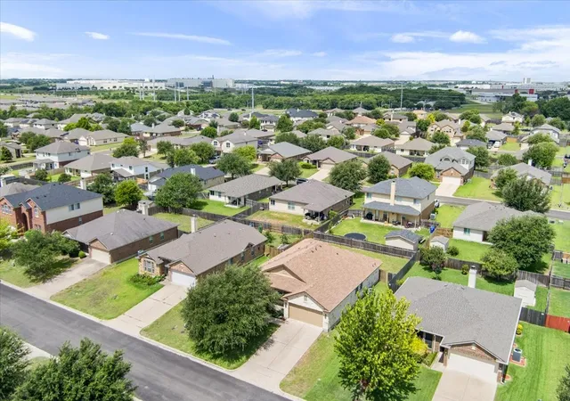 2nd image of 6537 Mundo Dr, Waco, TX 76712 | MLS# 21321357