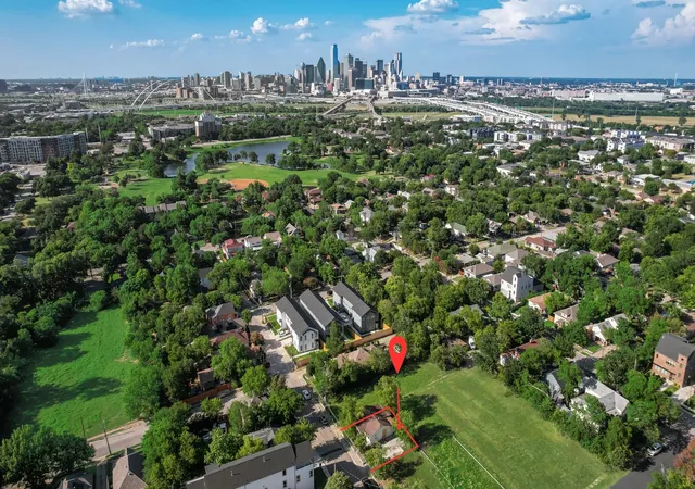 Photo 1 of Single family home for sale at 414 N Patton Ave, Dallas, TX 75203 | MLS# 21321369 | Listing updated on 2026-08-04