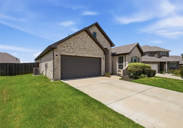 Photo 2 of Single family home for sale at 1504 Ravenswood Ln, Wylie, TX 75098 | MLS# 21318926 | Listing updated on 2026-08-30