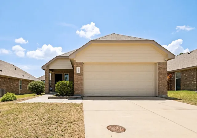 Photo 1 of Sale Pending at 1603 Blue Jay Dr, Ennis, TX 75119 | MLS# 21321333 | Listing updated on 2026-09-25