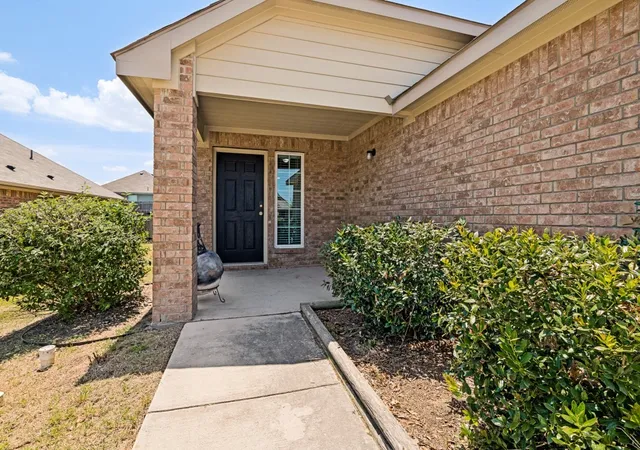 Photo 3 of Sale Pending at 1603 Blue Jay Dr, Ennis, TX 75119 | MLS# 21321333 | Listing updated on 2026-09-25