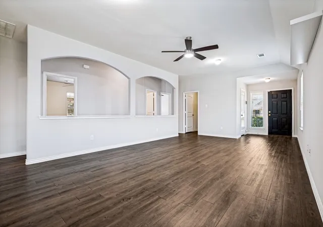 Photo 3 of Sale Pending at 1603 Blue Jay Dr, Ennis, TX 75119 | MLS# 21321333 | Listing updated on 2026-09-25