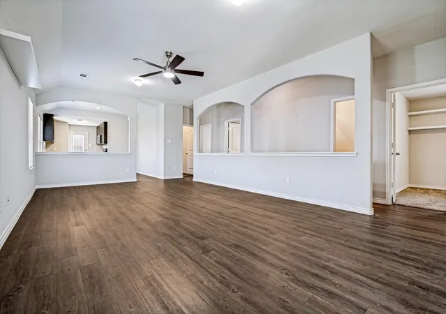 Photo 4 of Sale Pending at 1603 Blue Jay Dr, Ennis, TX 75119 | MLS# 21321333 | Listing updated on 2026-09-25