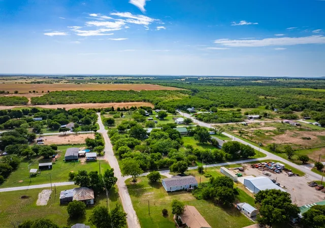 Photo 3 of Manufactured home for sale at 902 Commerce St, Newcastle, TX 76372 | MLS# 21315163 | Listing updated on 2026-07-04
