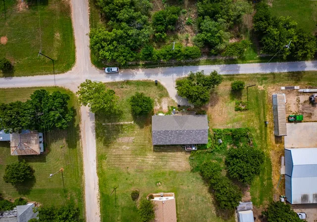 Photo 4 of Manufactured home for sale at 902 Commerce St, Newcastle, TX 76372 | MLS# 21315163 | Listing updated on 2026-07-04