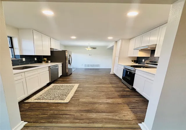 Photo 3 of Single family home for sale at 2516 Creek Crossing Rd, Mesquite, TX 75181 | MLS# 21321403 | Listing updated on 2026-08-22