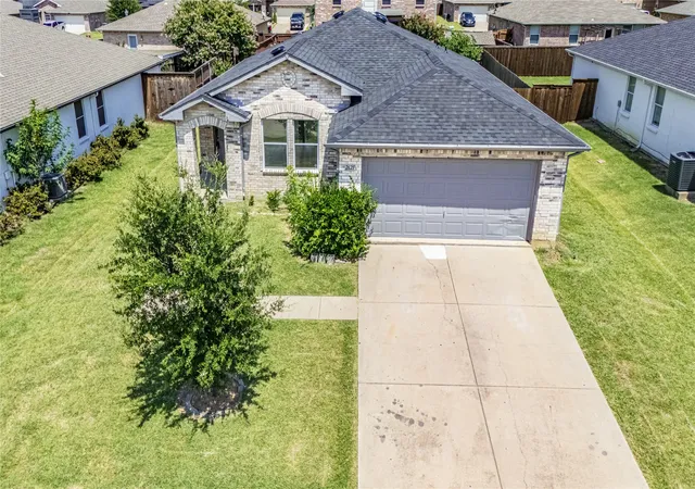 Homes for sale in Little Elm, TX | 2621 Shorecrest Dr, Little Elm, TX 75068 | MLS# 21321408