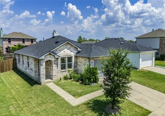 Homes for sale in Little Elm, TX | 2621 Shorecrest Dr, Little Elm, TX 75068 | MLS# 21321408