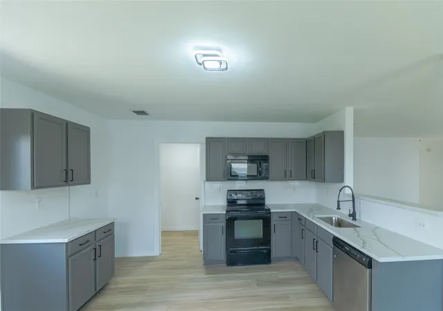 4th image of 2621 Shorecrest Dr, Little Elm, TX 75068 | MLS# 21321408