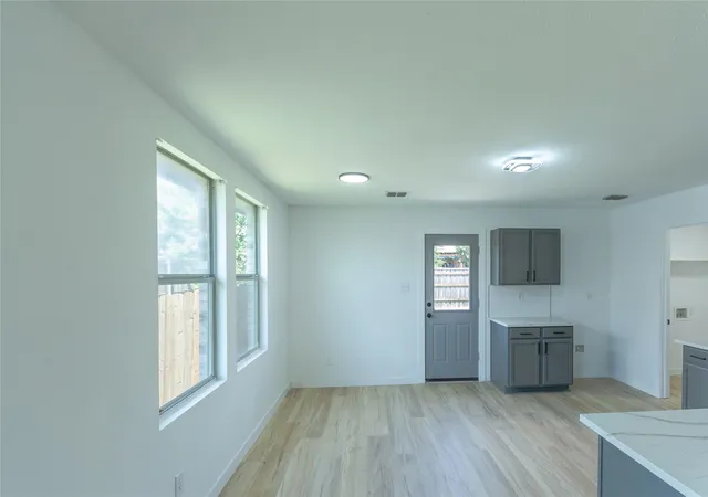 5th image of 2621 Shorecrest Dr, Little Elm, TX 75068 | MLS# 21321408
