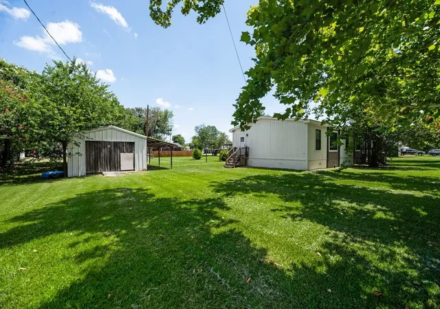 Photo 3 of Manufactured home for sale at 501 W 3rd St, Maypearl, TX 76064 | MLS# 21317126 | Listing updated on 2026-08-21