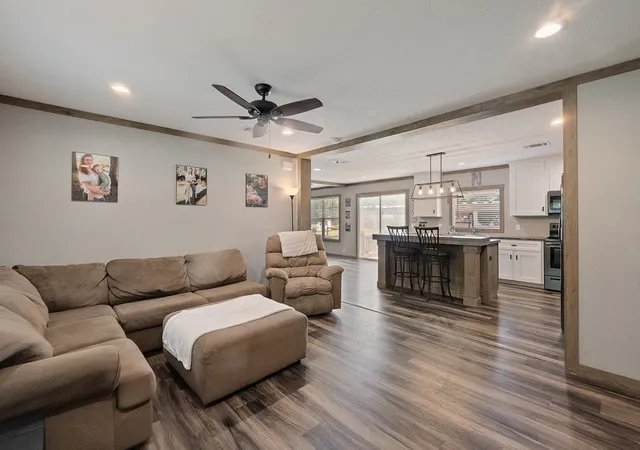 Photo 4 of Manufactured home for sale at 501 W 3Rd St, Maypearl, TX 76064 | MLS# 21317126 | Listing updated on 2026-08-21
