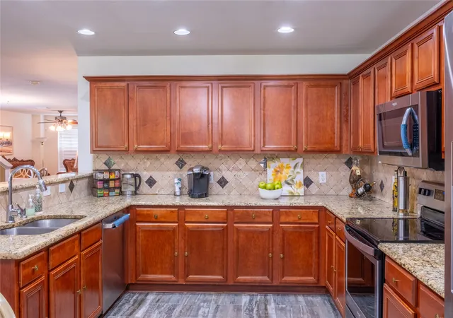 4th image of 1628 Jewel Ln, Little Elm, TX 75036 | MLS# 21307929