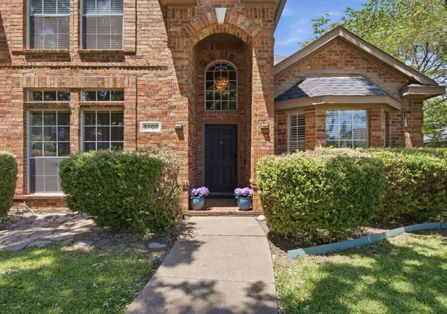 Photo 2 of Single family home for sale at 5707 Manchester Dr, Richardson, TX 75082 | MLS# 21317597 | Listing updated on 2026-09-01