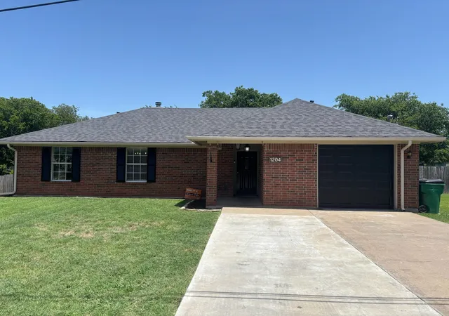 Homes for sale in Nocona, TX | 1204 Cooke St, Nocona, TX 76255 | MLS# 21316291