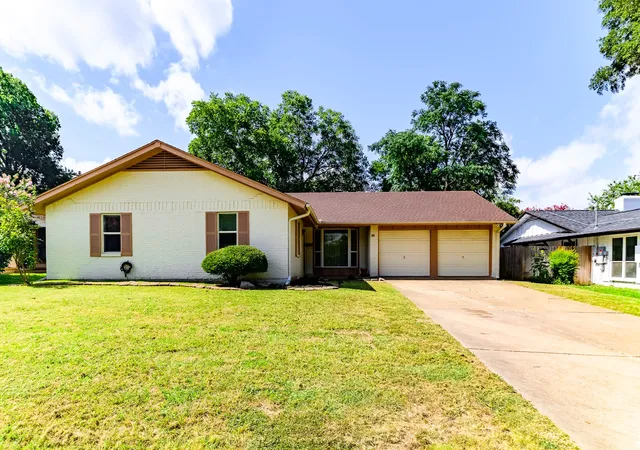 1st image of 1106 Coronet St, Irving, TX 75062 | MLS# 21320609