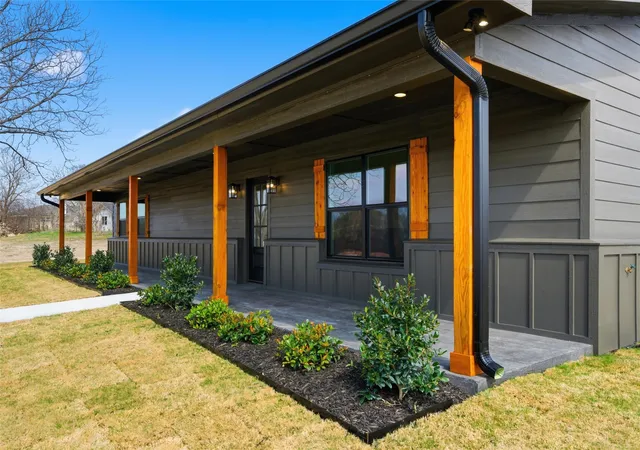 Photo 2 of Single family home for sale at 2303 Pilgrim Ln, Lorena, TX 76655 | MLS# 21319987 | Listing updated on 2026-08-22