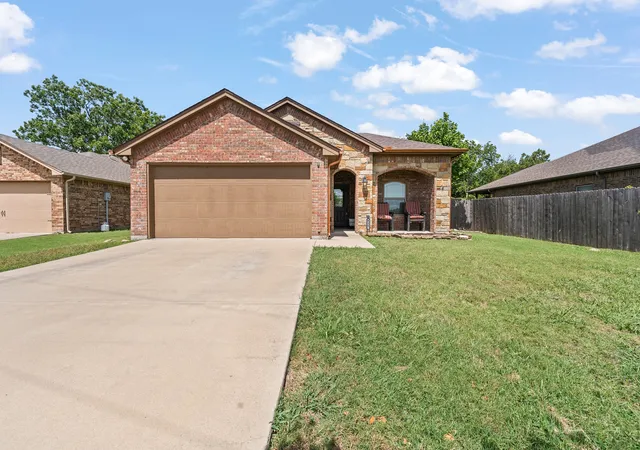 Photo 1 of Single family home for sale at 417 Nelson St, Godley, TX 76044 | MLS# 21321101 | Listing updated on 2026-09-22