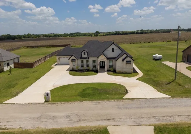 Photo 2 of Single family home for sale at 8224 Harvest Dr, Grandview, TX 76050 | MLS# 21319145 | Listing updated on 2026-08-17