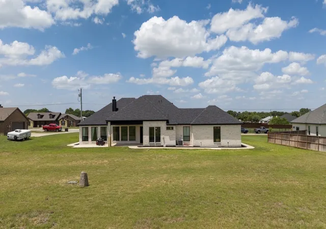 Homes for sale in Grandview, TX | 8224 Harvest Dr, Grandview, TX 76050 | MLS# 21319145