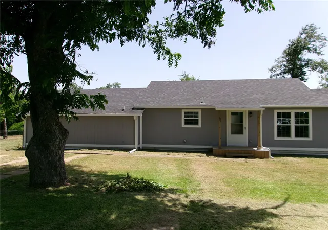 Homes for sale in Bonham, TX | 419 W Evans Ave, Bonham, TX 75418 | MLS# 21316300
