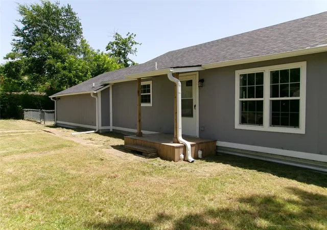 Homes for sale in Bonham, TX | 419 W Evans Ave, Bonham, TX 75418 | MLS# 21316300