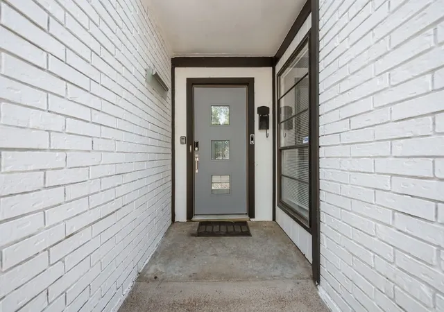 Photo 2 of Single family home for sale at 6215 Post Oak Ter, Fort Worth, TX 76112 | MLS# 21321511 | Listing updated on 2026-08-25